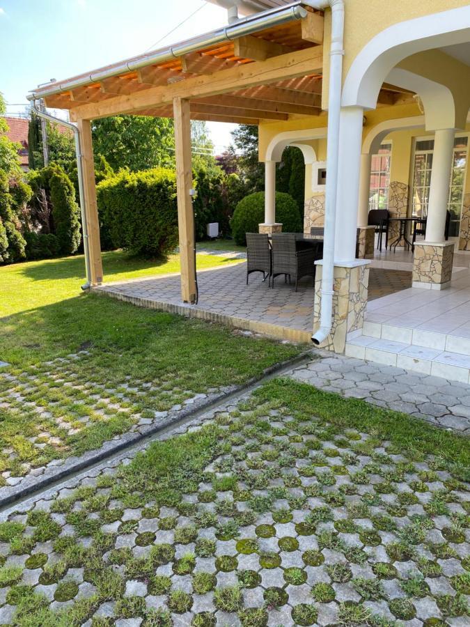 Pacsirta Apartman Lenti Eksteriør billede