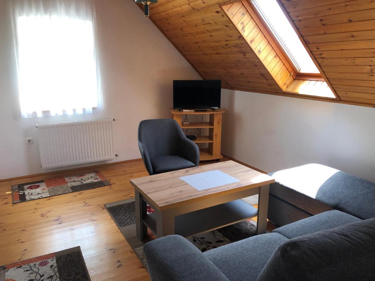 Pacsirta Apartman Lenti Eksteriør billede