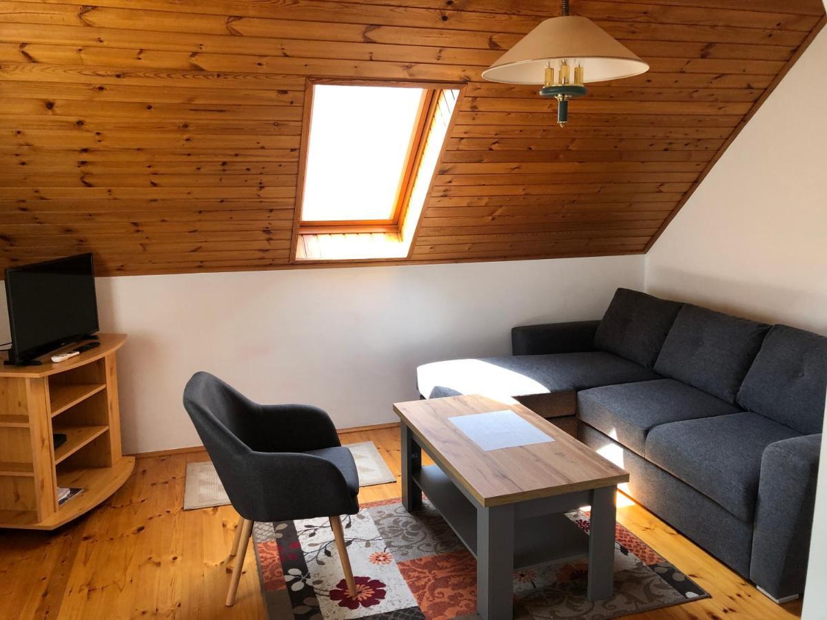 Pacsirta Apartman Lenti Eksteriør billede