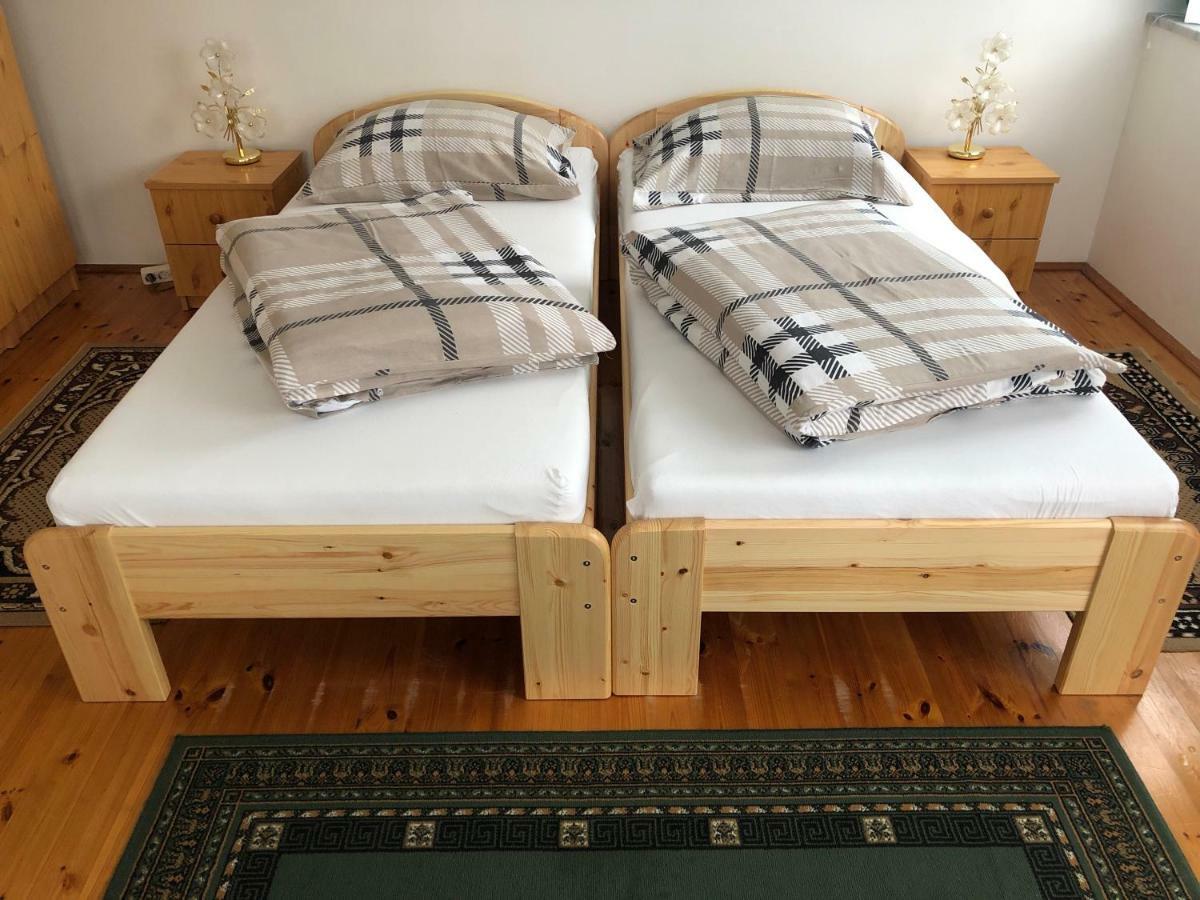 Pacsirta Apartman Lenti Eksteriør billede
