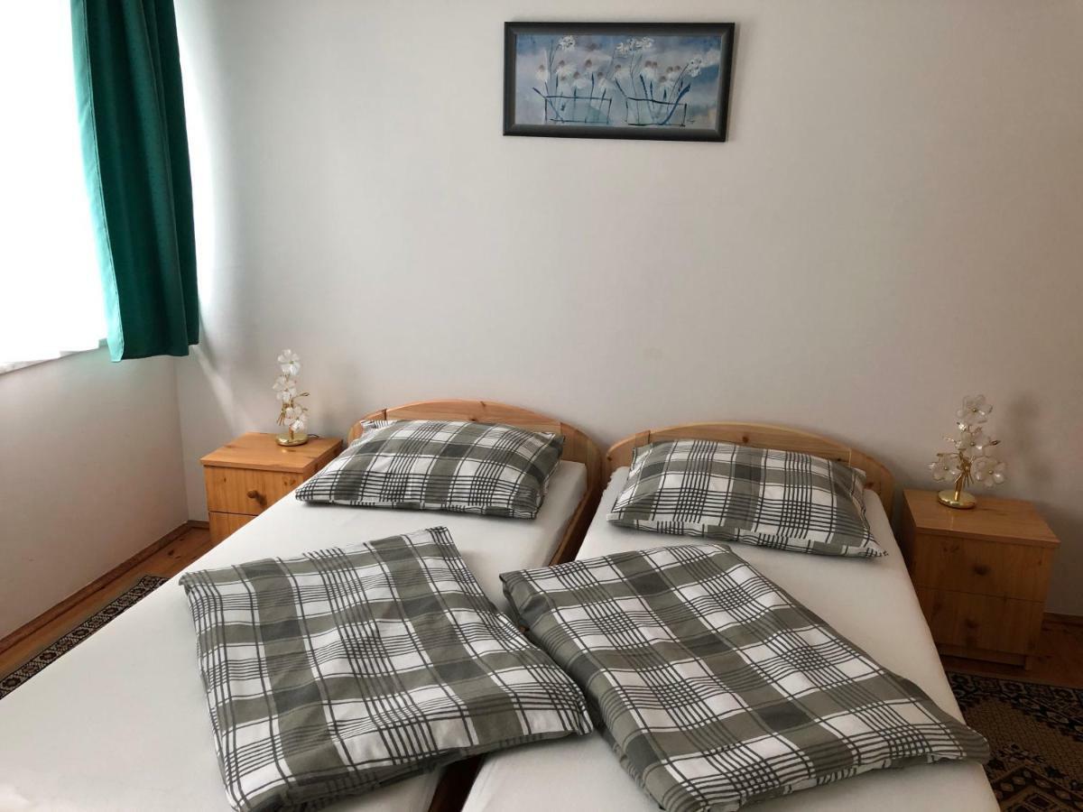 Pacsirta Apartman Lenti Eksteriør billede